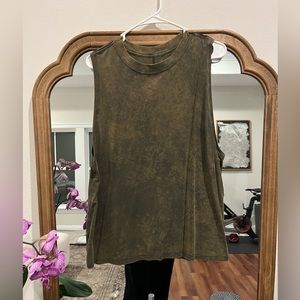 Lulu lemon muscle tank